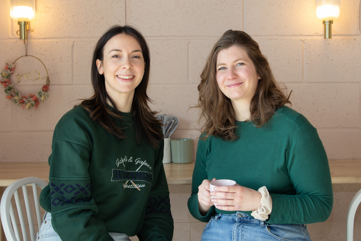 Manon et Audrey, co-gérentes d'OMA Cantine